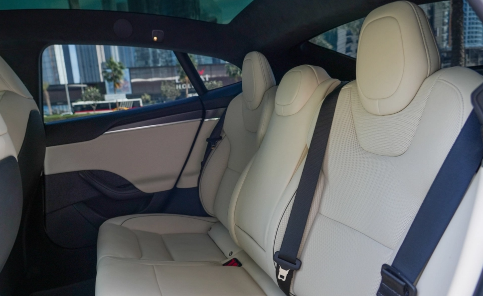 Detail Picture Tesla Model S Plaid 2021 - Rent in Dubai