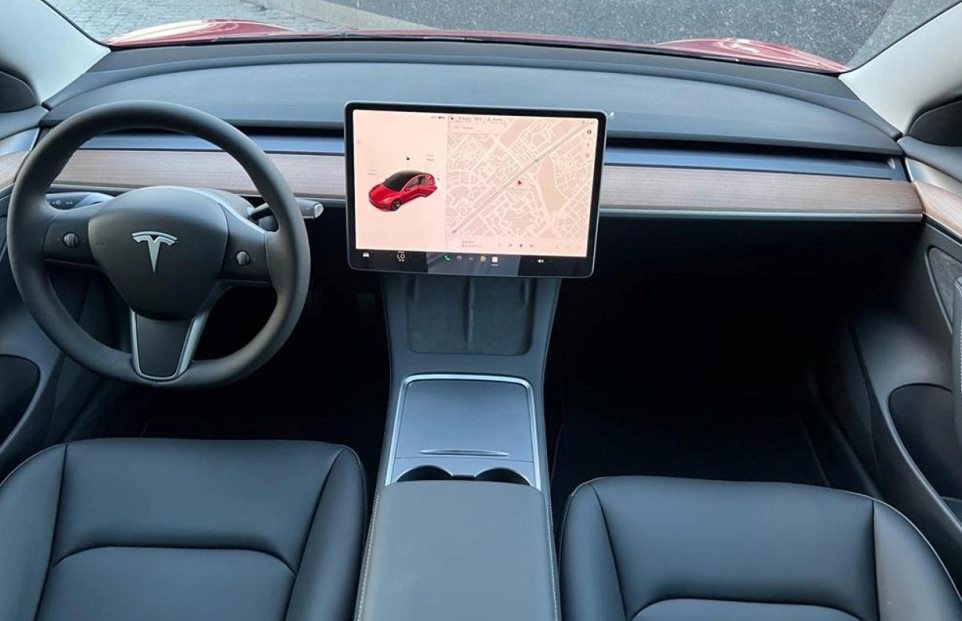 Detail Picture Tesla Model 3 Standard Plus 2023-2024 - Rent in Dubai